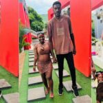 "Long-distance relationship" - Photos of very tall man and short wife