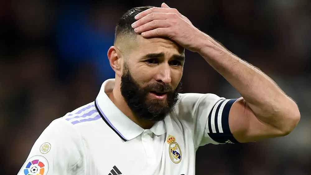 Benzema suffers another injury during Real Madrid's clash with Valencia