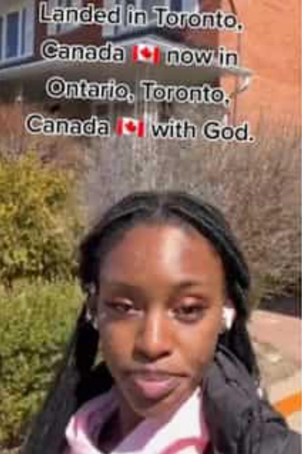 "Tap your grace" - Young Nigerian girl thrills people with sweet relocation moment (Video)