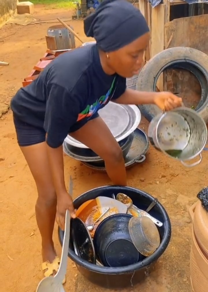 Lady desperately washes plates at lover's house, says he must marry her