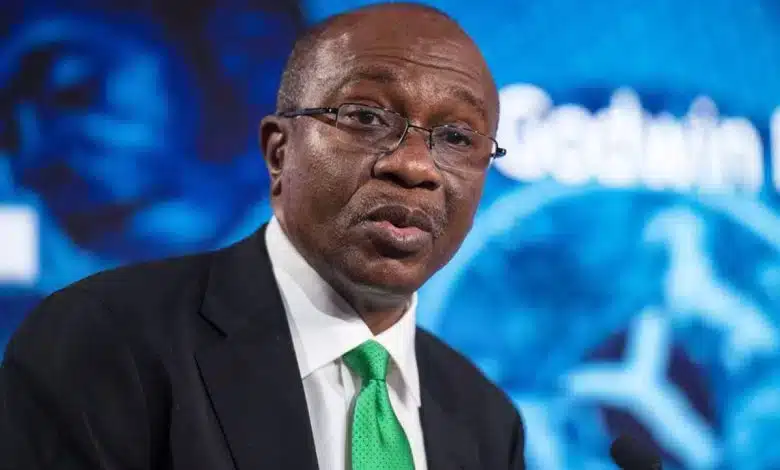 Video of Emefiele getting arrested by DSS operatives at airport 