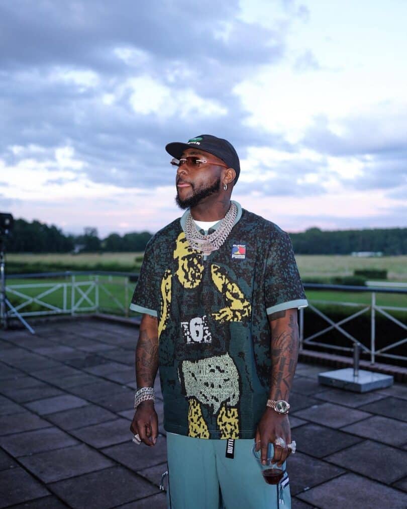 Nigerian superstar - Davido said in his Instagram story, "Nail Technicians and hairdressers gossip the most in Nigeria".