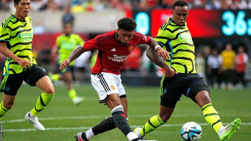 Manchester United picks up a 2-0 win over Arsenal in pre-season match