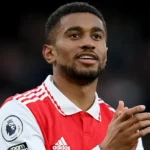 Reiss Nelson signs new contract with Arsenal
