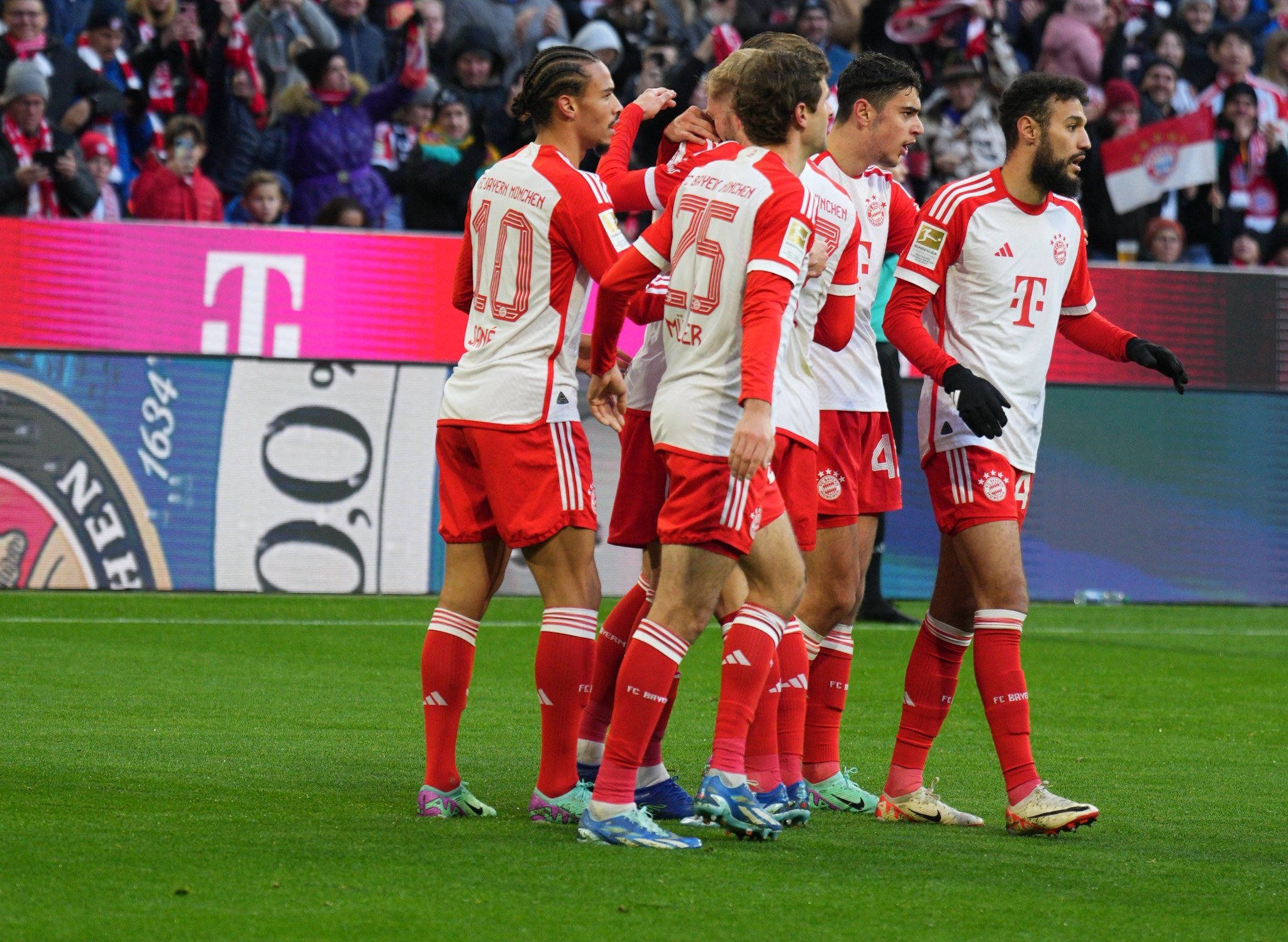 Harry Kane on target as Bayern Munich thrash FC Heidenheim 4-2