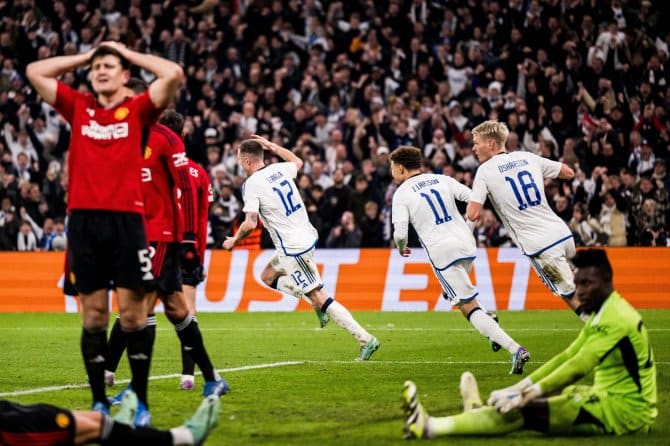 Copenhagen stun Man United with late winner in dramatic Champions League clash