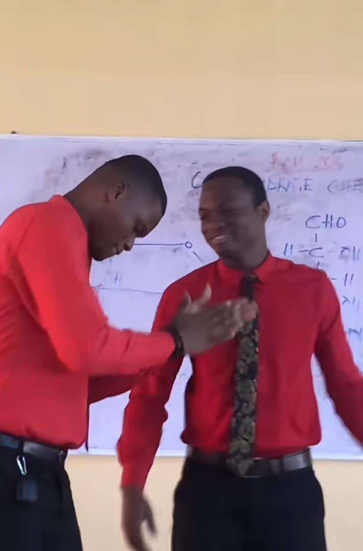 "This is fun" - ABUAD lecturer causes a stir as he makes noisemakers dance to entertain class